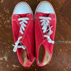 Size 9/5 womens red levis